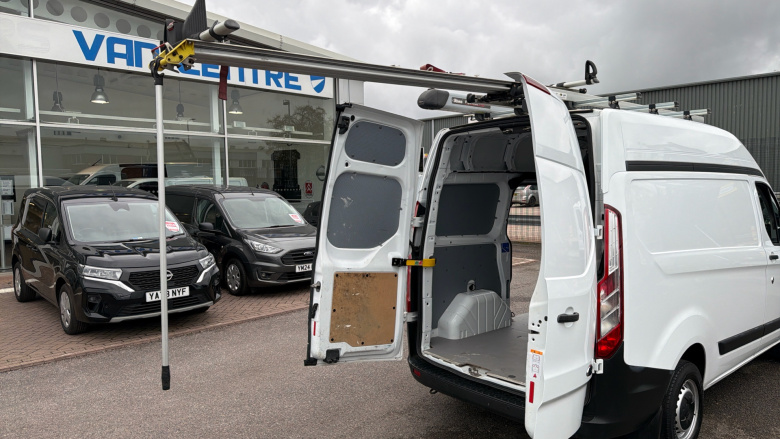 Ford Transit Custom 300 L1 Diesel Fwd 2.0 EcoBlue 130ps High Roof Leader Van